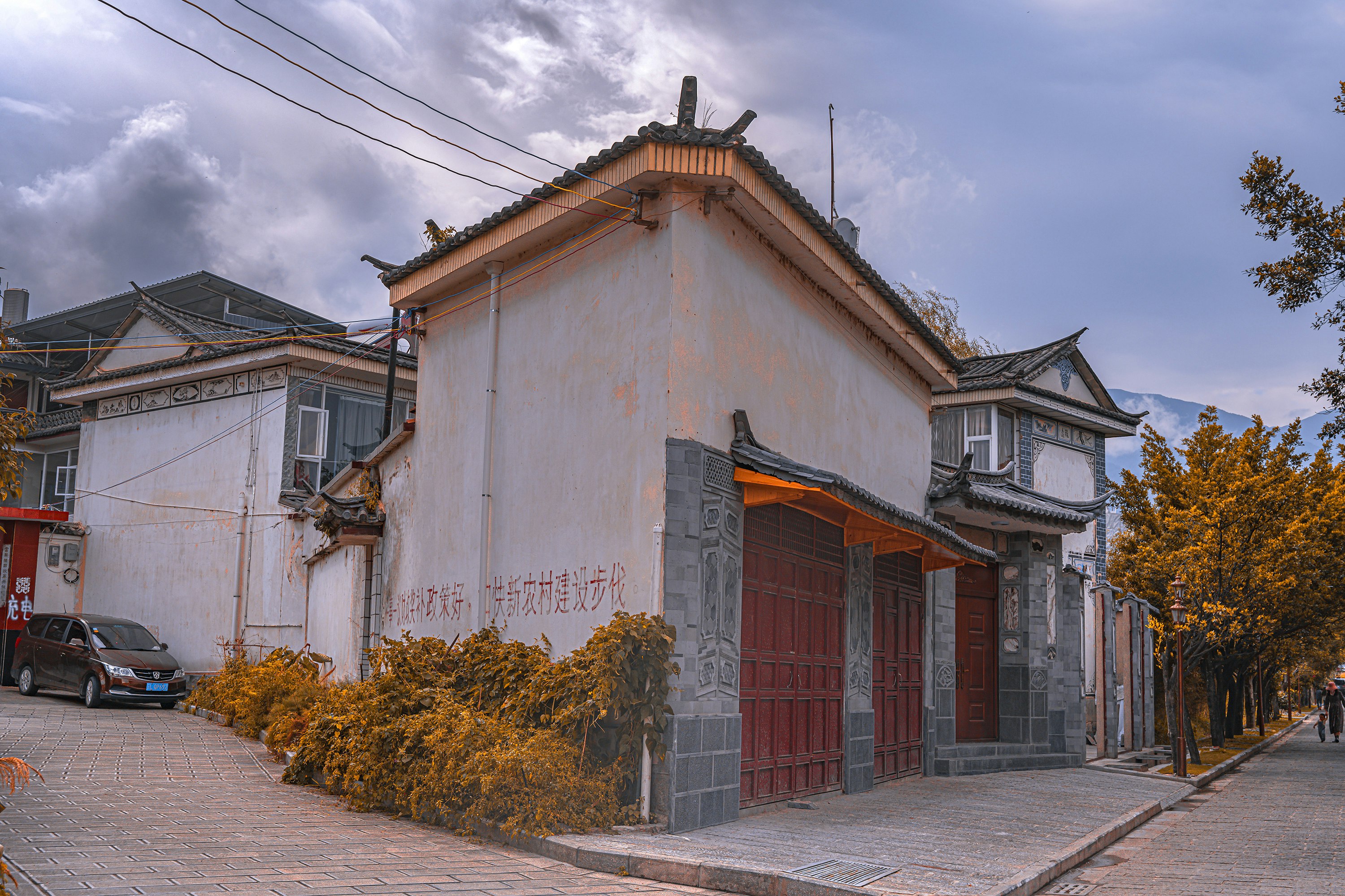 brown and white concrete building